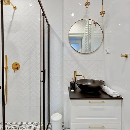 The Golden Lions Ogarna Apartment *