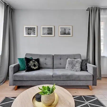 The Golden Lions Ogarna *