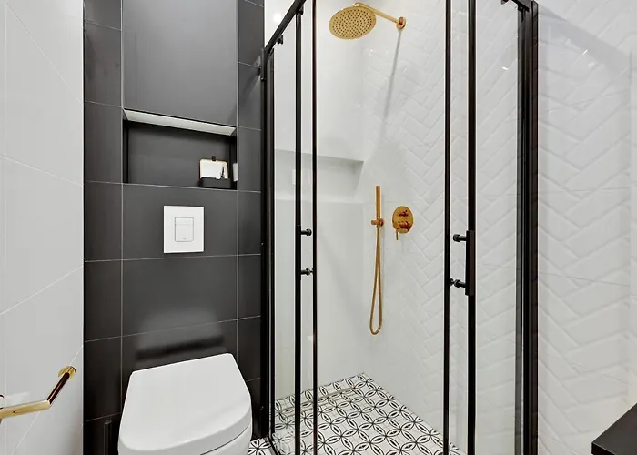 The Golden Lions Ogarna *